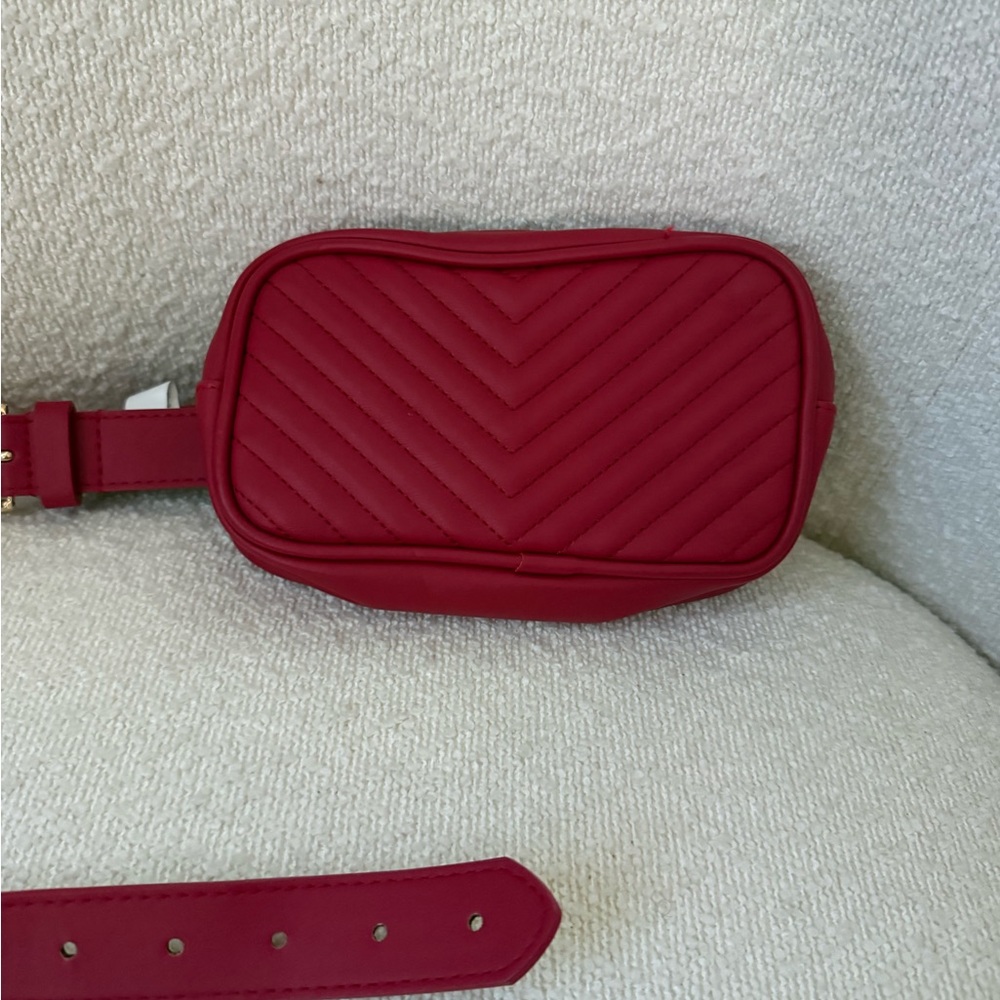 Steve Madden Red Chevron Fanny Pack – Size L